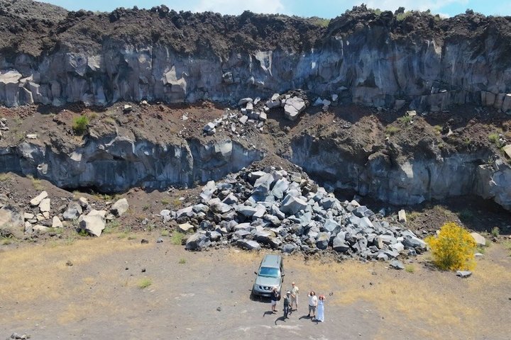Etna Jeep OffRoad Tour: Lava Flows,Etna Wines,Lunch at 6,561 ft