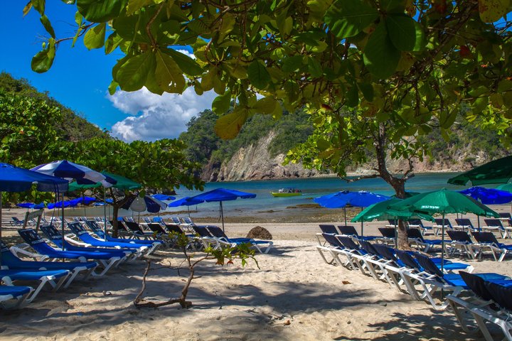 All Inclusive Catamaran Day Tour to Tortuga Island