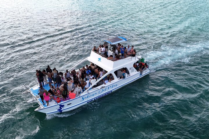 Best Punta Cana Caribbean Hip Hop Party Boat Live DJ & Open Bar