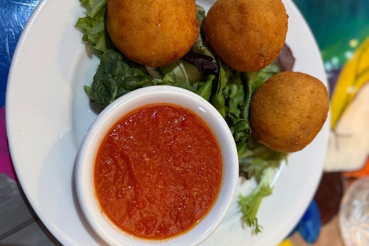 Baltimore: Fells Point & Little Italy Food Tour with 7 Tastings