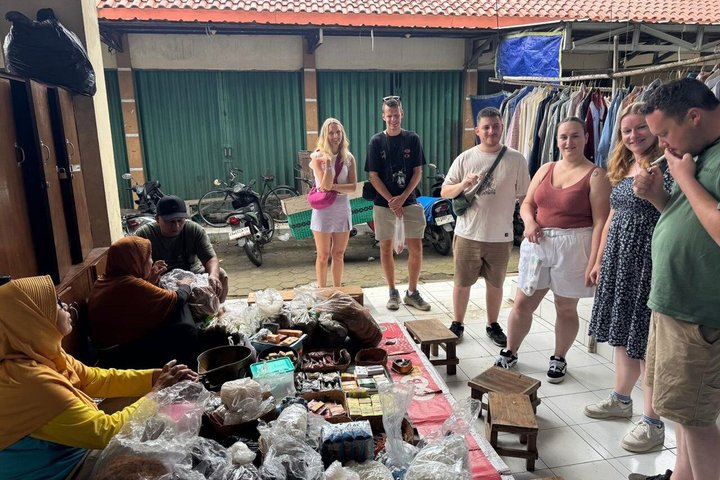 Yogyakarta Cooking Class and Market Tour