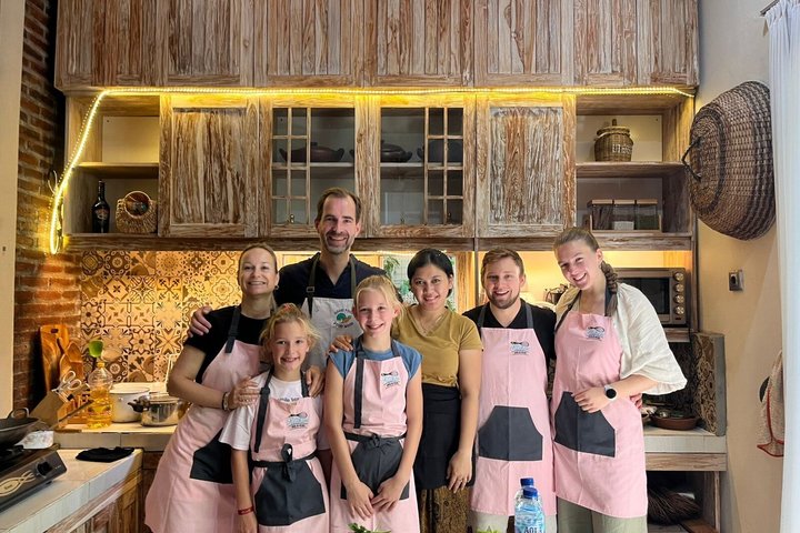 Yogyakarta Cooking Class and Market Tour