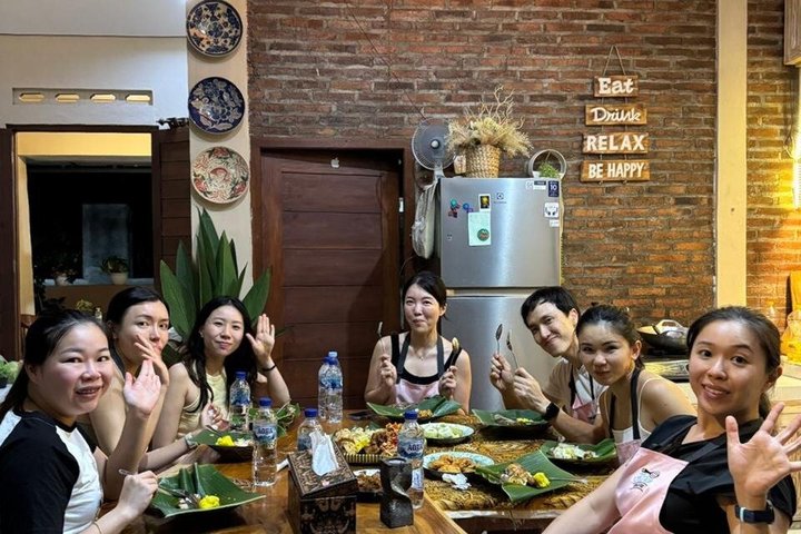 Yogyakarta Cooking Class and Market Tour