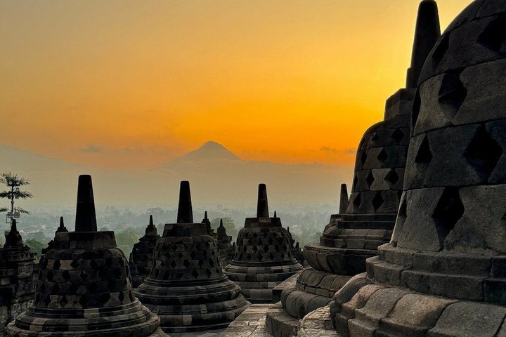 Half day Borobudur temple Climb Up Tour