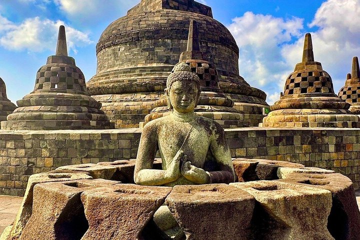 Half day Borobudur temple Climb Up Tour