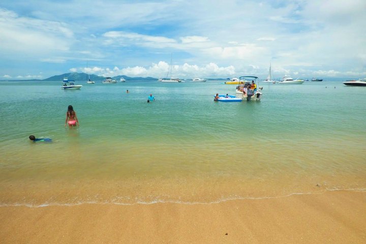 All-inclusive 8-hour catamaran tour to Isla Taboga from Panama City