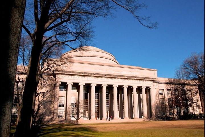 Boston/Cambridge: Walking Tour Harvard & MIT: The Genius Belt