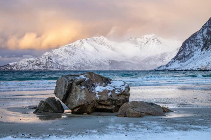 Tromsø: Arctic Fjord Trip to Sommarøy with Scenic Picnic & Photo