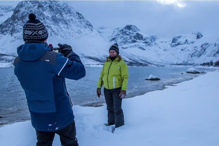 Tromsø: Arctic Fjord Trip to Sommarøy with Scenic Picnic & Photo