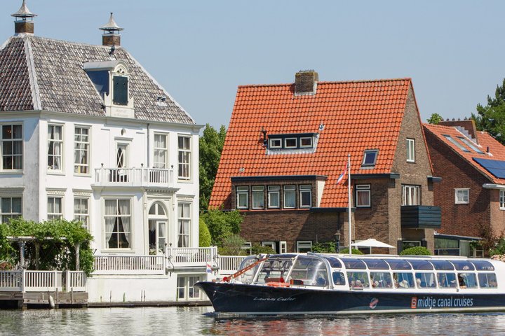Haarlem: The Past and Present Boat Cruise