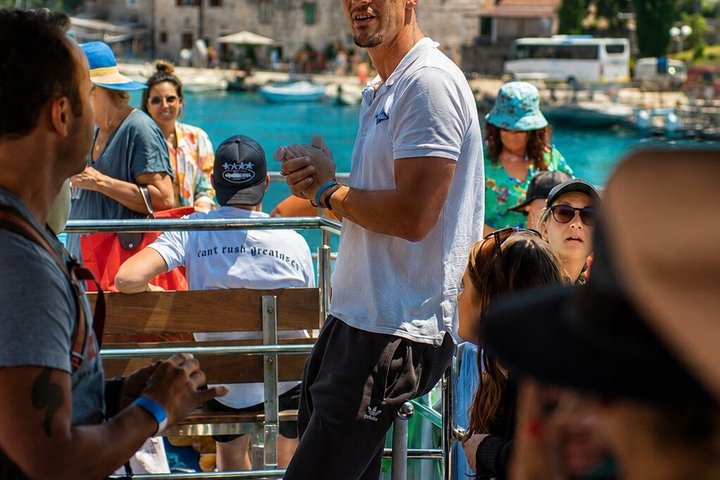 Blue Lagoon & 3 Islands Cruise with Lunch, Wine & Swim from Split