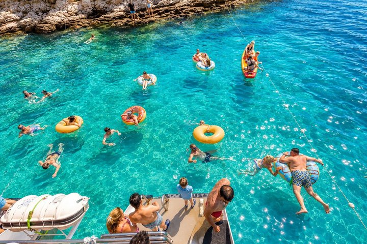 Blue Lagoon & 3 Islands Cruise with Lunch, Wine & Swim from Split
