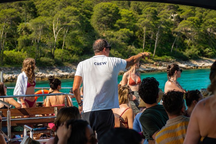 Blue Lagoon & 3 Islands Cruise with Lunch, Wine & Swim from Split