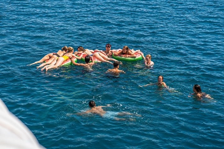 Blue Lagoon & 3 Islands Cruise with Lunch, Wine & Swim from Split