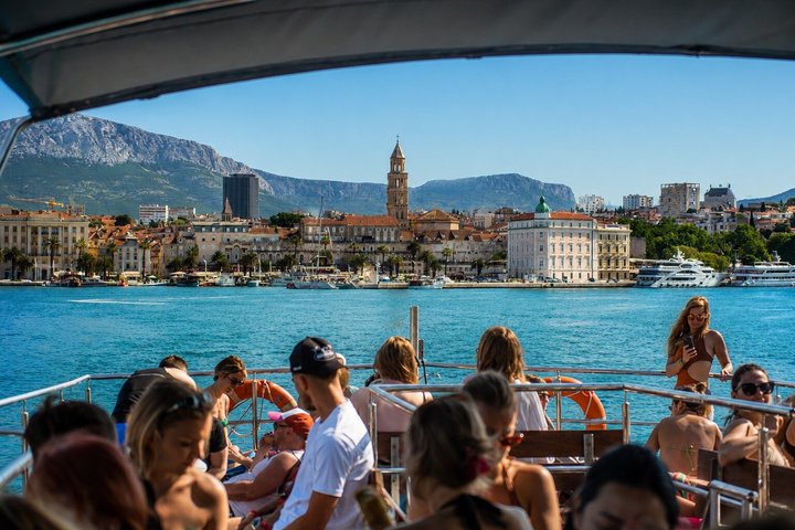 Blue Lagoon & 3 Islands Cruise with Lunch, Wine & Swim from Split
