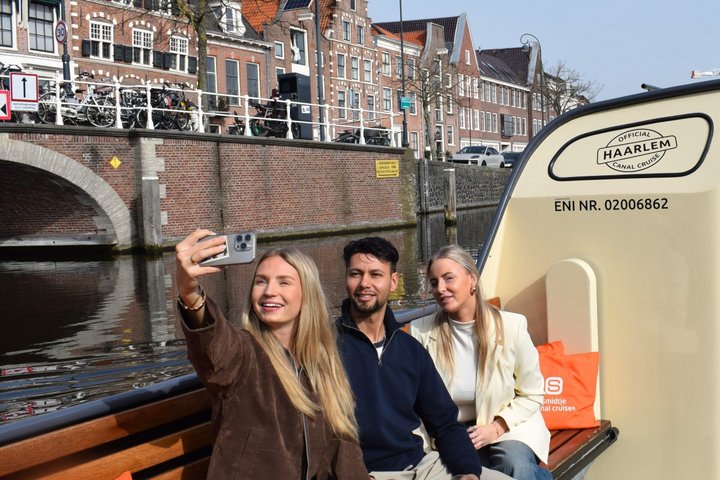 Haarlem: Combi Ticket Scenic Cruise + Stroopwafel workshop