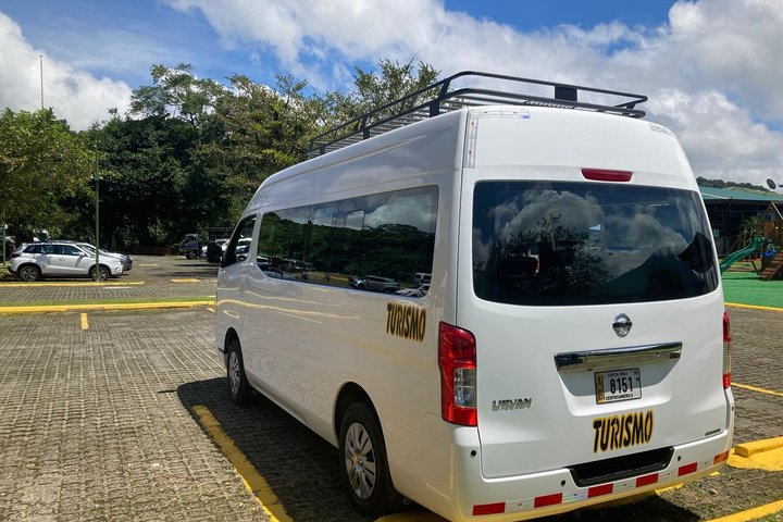 San Jose Airport (SJO) to La Fortuna Arenal Private VIP Transfer