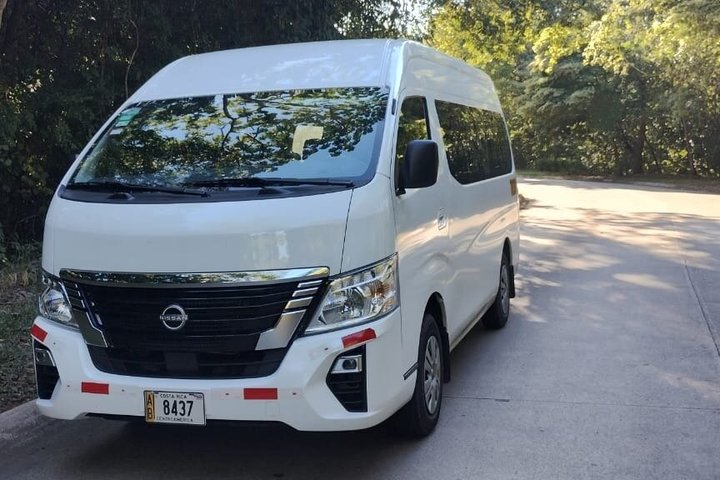 San Jose Airport (SJO) to La Fortuna Arenal Private VIP Transfer
