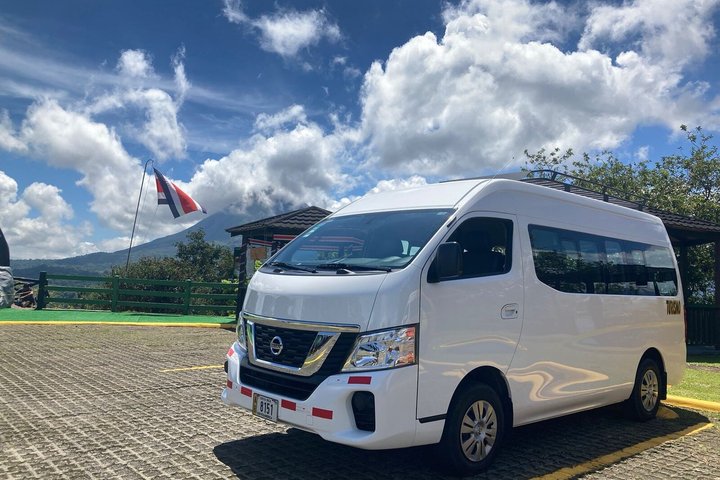 San Jose Airport (SJO) to La Fortuna Arenal Private VIP Transfer