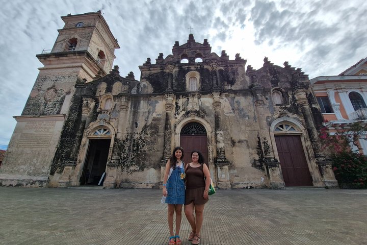 Nicaragua Private Day Tour: Masaya Volcano, Granada & Boat Ride!