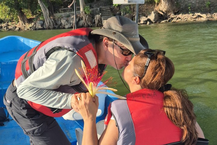 Nicaragua Private Day Tour: Masaya Volcano, Granada & Boat Ride!