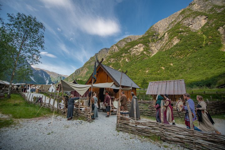 Guided tour - Viking Village, Nærøyfjord Cruise and Flåm Railway