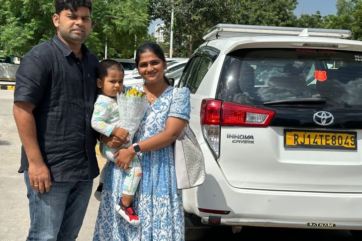 Private One-Way Transfer: Jodhpur to Jaisalmer by AC Car