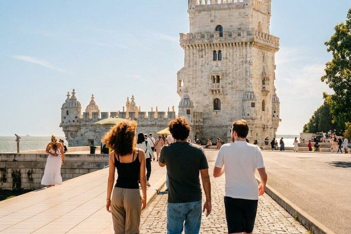 Private Lisbon Sightseeing Tuk-Tuk Tour: Alfama, Belém & More