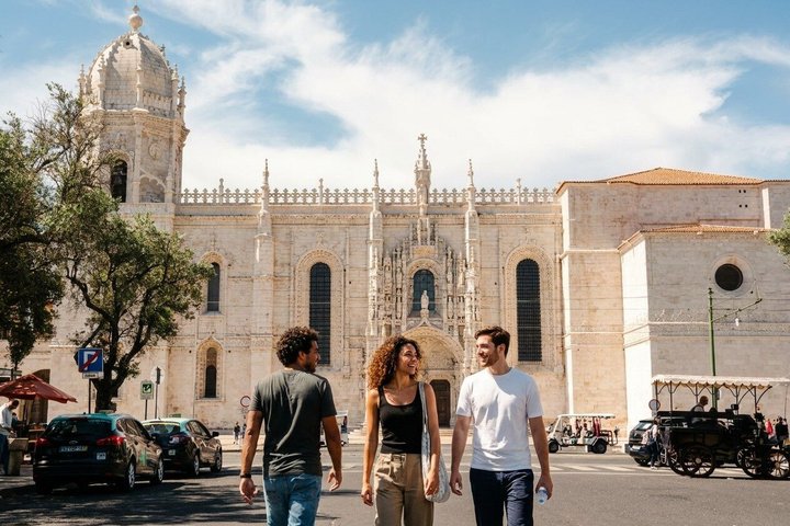 Private Lisbon Sightseeing Tuk-Tuk Tour: Alfama, Belém & More