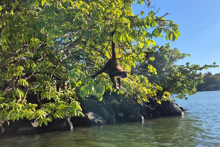 Nicaragua Private Day Tour: Masaya Volcano, Granada & Boat Ride!