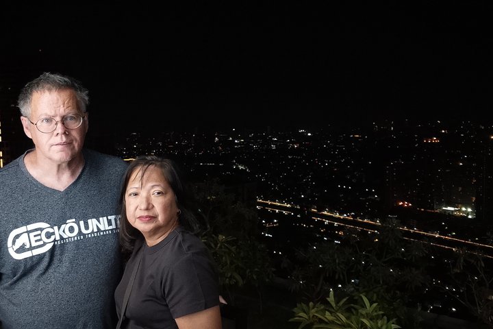 Makati : Pubcrawl Midget boxing rooftop music and gogo clubs