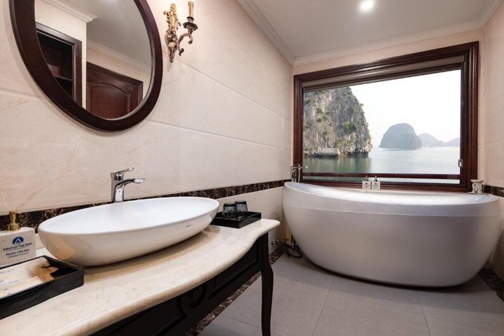 3 Day/2 Night Halong-Lan Ha Bay 5 Star Cruise with Balcony Cabin