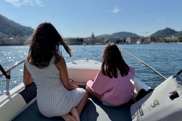 Self Drive Boat Rental License Free in Lake Como