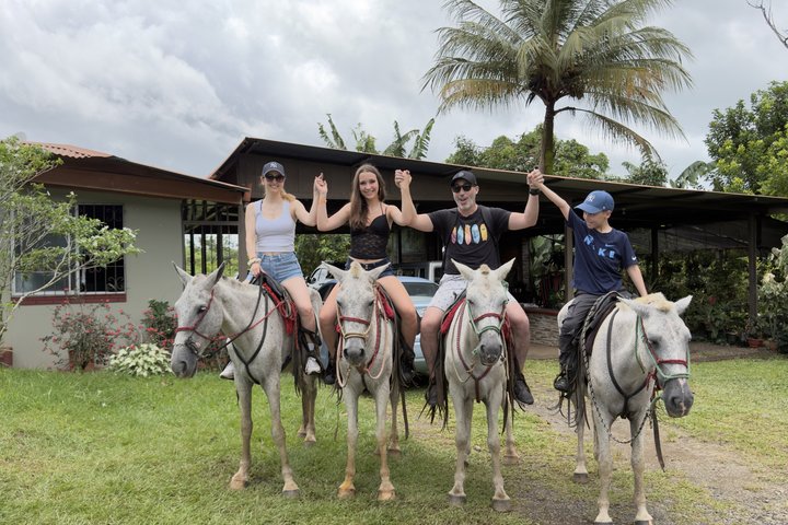 Horseback Riding Adventure in La Fortuna with River Crossings