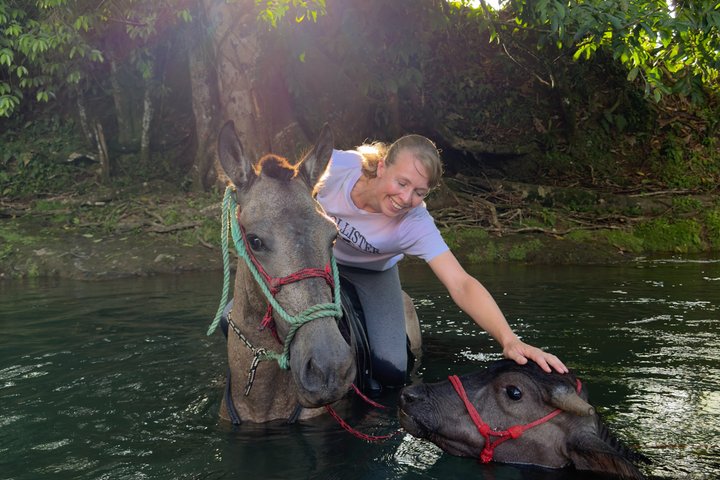Horseback Riding Adventure in La Fortuna with River Crossings