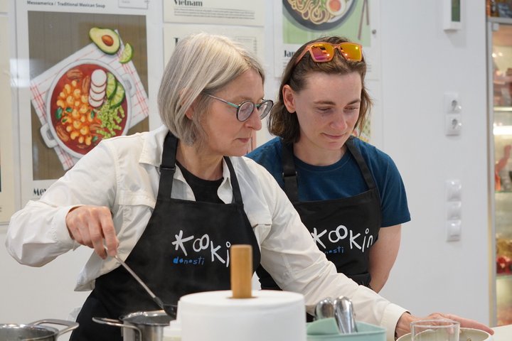Basque Cooking Experience: Market Tour & Hands-On Class English