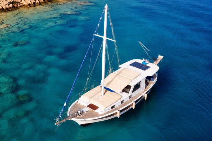 3-Hour Private Sunset Boat Tour With Dinner in Bodrum