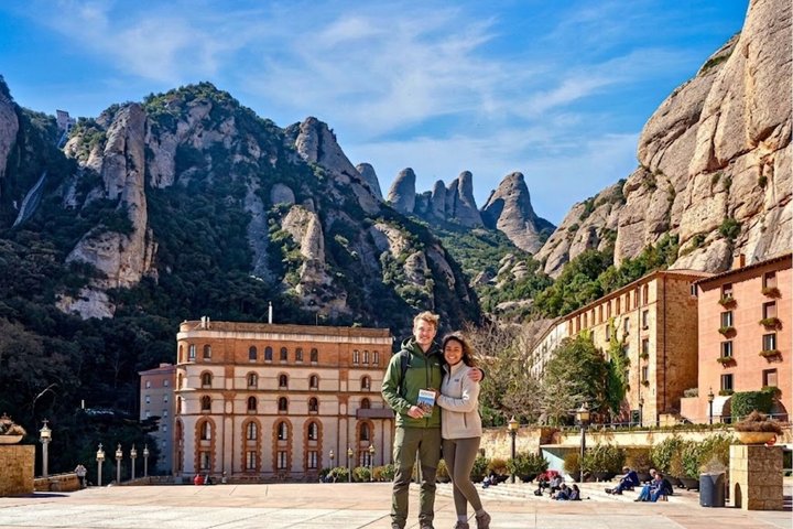 Montserrat Basilica and Museum Ticket with Roundtrip Cable Car