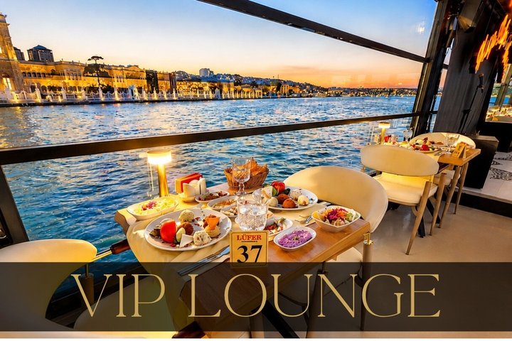 İstanbul Mega Lüfer Dinner Cruise Bosphorus and Show - Pvt. Table