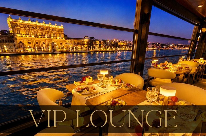 İstanbul Mega Lüfer Dinner Cruise Bosphorus and Show - Pvt. Table