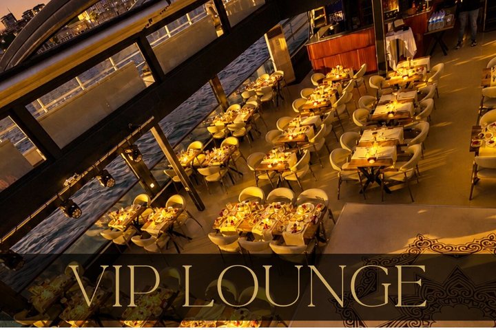 İstanbul Mega Lüfer Dinner Cruise Bosphorus and Show - Pvt. Table