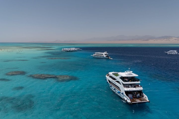 Luxury Yacht: Ras Mohammed & White Island, Lunch & Snorkel
