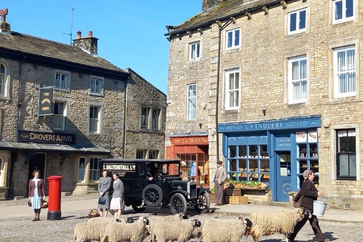Private "All Creatures Great and Small" Yorkshire Dales Tour from Harrogate