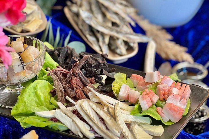 Nuuk City Highlights by Car with Greenlandic Tasting