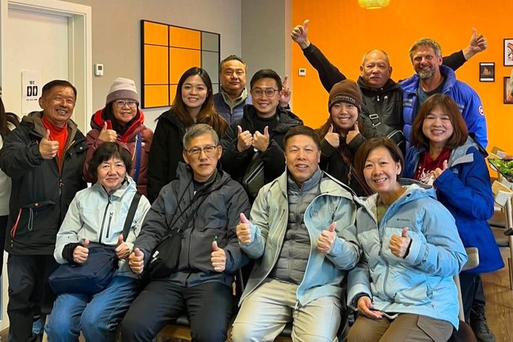 Nuuk City Highlights by Car with Greenlandic Tasting