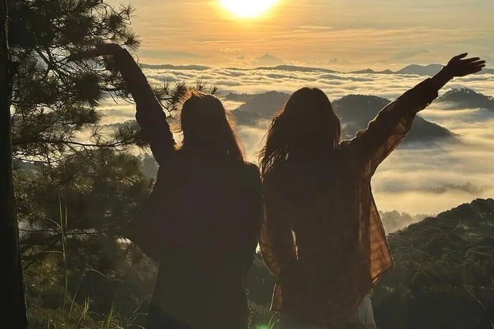 Experience Da Lat Cloud Hunting & Sunrise Trekking to Hon Bo Peak