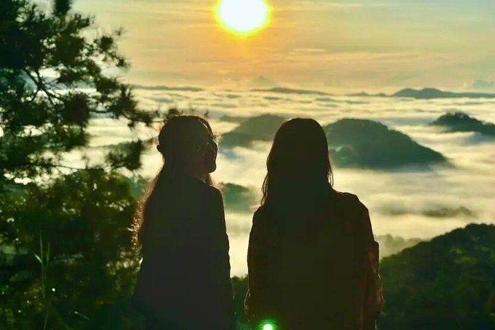 Experience Da Lat Cloud Hunting & Sunrise Trekking to Hon Bo Peak