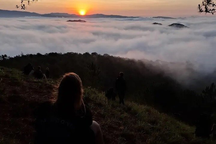 Experience Da Lat Cloud Hunting & Sunrise Trekking to Hon Bo Peak