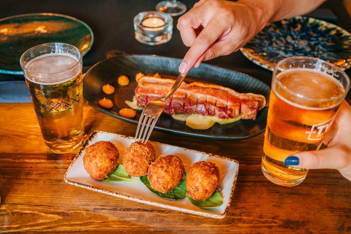 Cadiz Food Tour: Tapas, Drinks and Delights with a Local