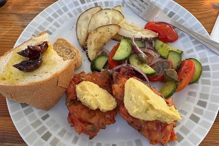 Santorini Family Farm Food & Wine Tour with Cooking Class